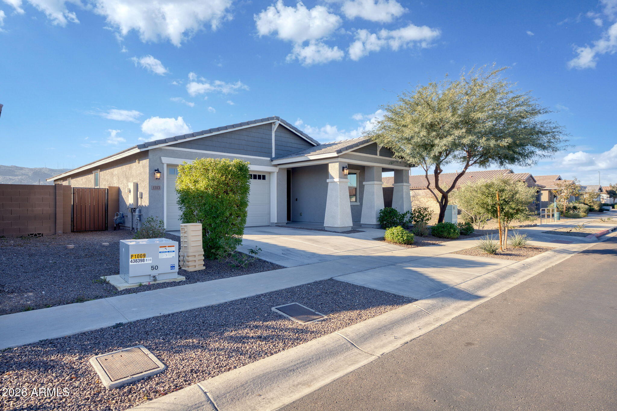 1313 East Glass Lane Phoenix, AZ 85042 - Photo 8 of 55 1313 E Glass Ln Phoenix - 203_1