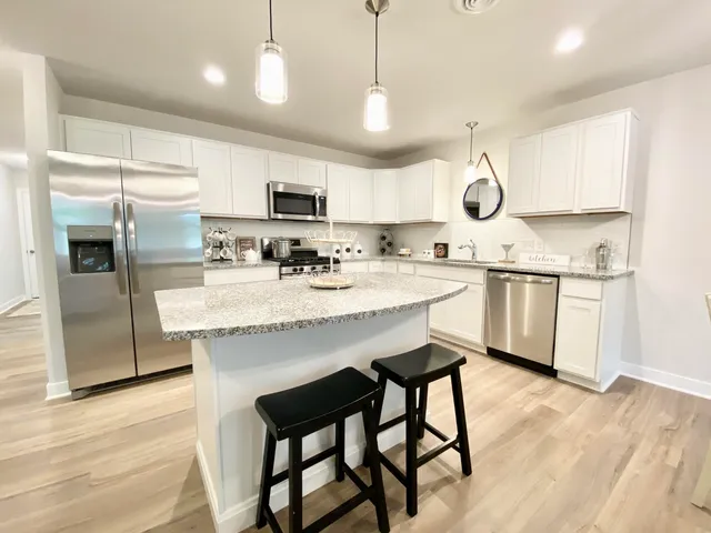 $284,900 | 4273 Highpoint Drive, Unit 112, Wayland, MI 49348