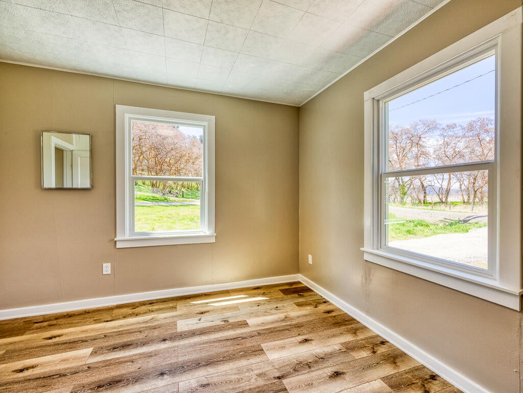 8841 Shady Pine Road Klamath Falls, OR 97601 - Photo 14 of 33 Bedroom 1