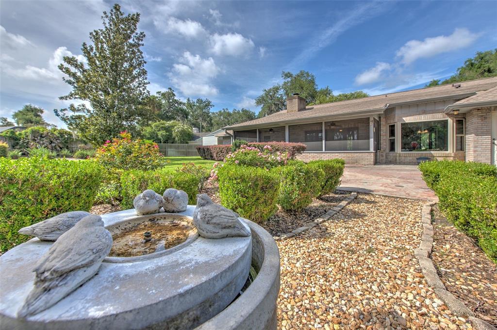 2102 Whitlock Place Dover, FL 33527 - Photo 32 of 45