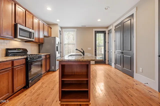 $2,600 | 1229 Great Ridge Parkway, Chapel Hill, NC 27516