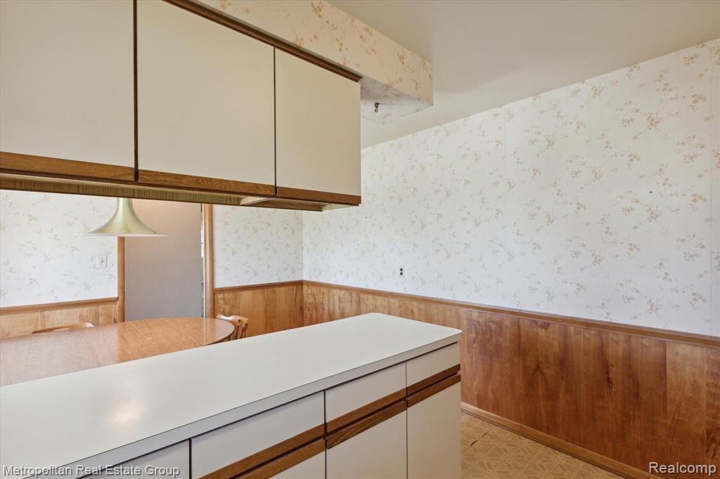 26115 Steele Road Farmington Hills, MI 48331 - Photo 14 of 40