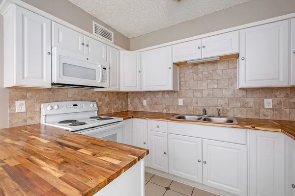 $1,595 | 110 Bellevue Road, Unit 11, Nashville, TN 37221