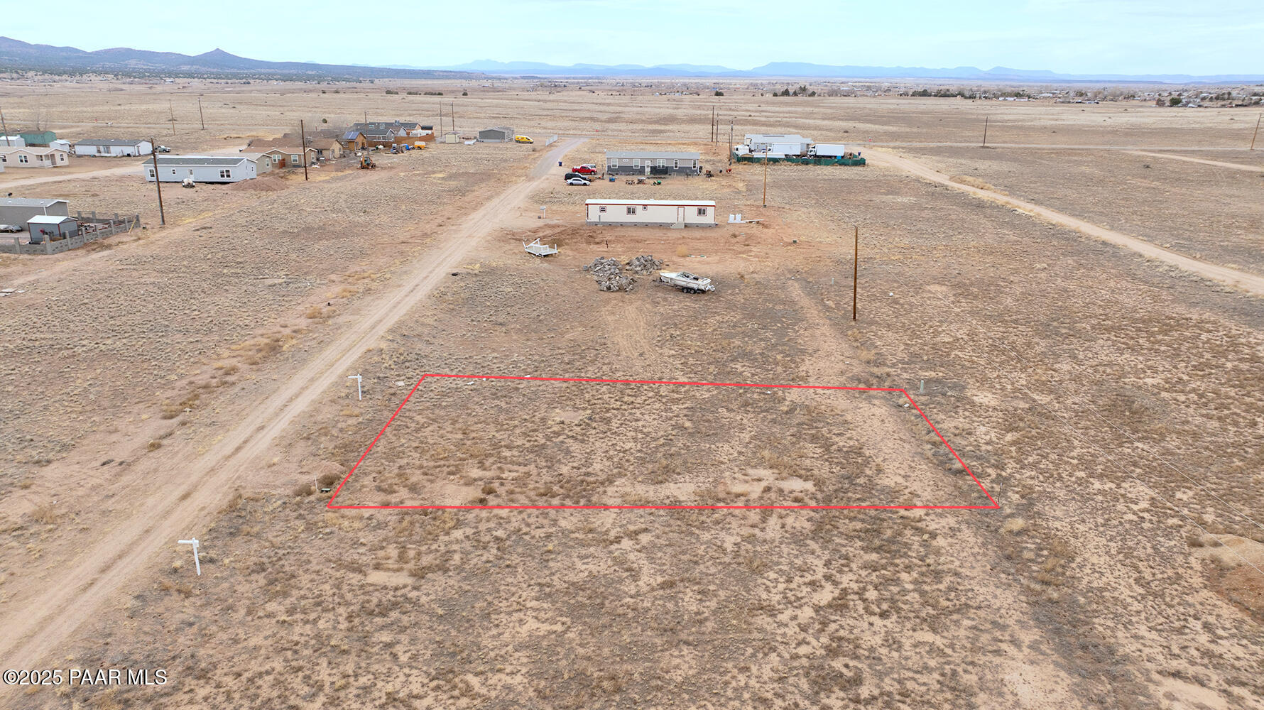 390 Hawaii Road Paulden, AZ 86334 - Photo 3 of 9 073-B Approx lot line