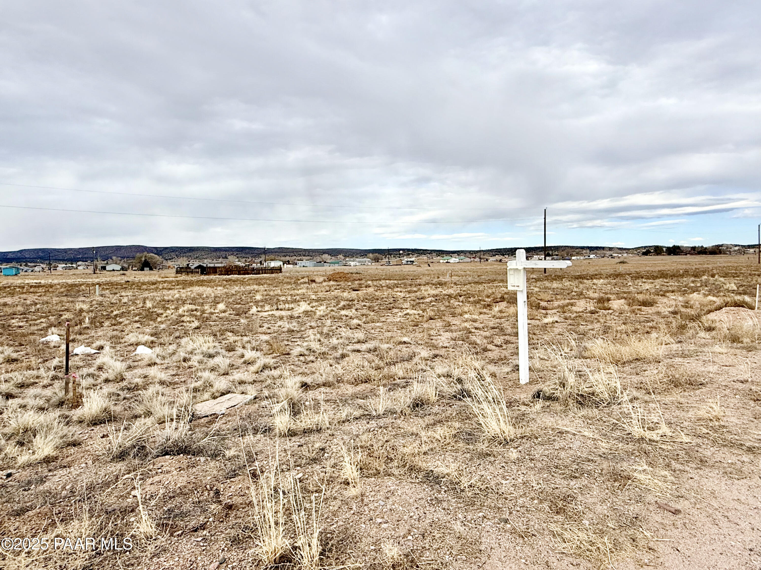 390 Hawaii Road Paulden, AZ 86334 - Photo 8 of 9 073B 02