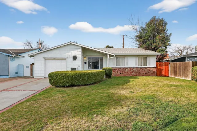 $349,000 | 2113 Yorkshire Road, Sacramento, CA 95815