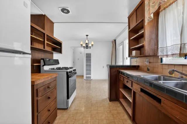 $349,000 | 2113 Yorkshire Road, Sacramento, CA 95815