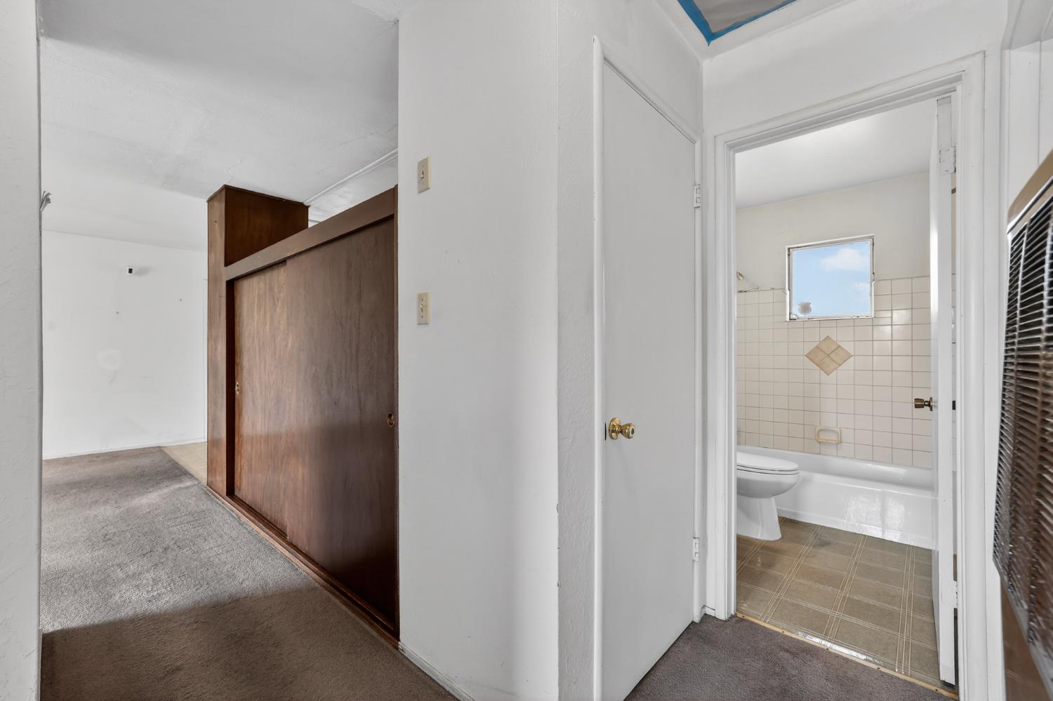 2113 Yorkshire Road Sacramento, CA 95815 - Photo 24 of 38