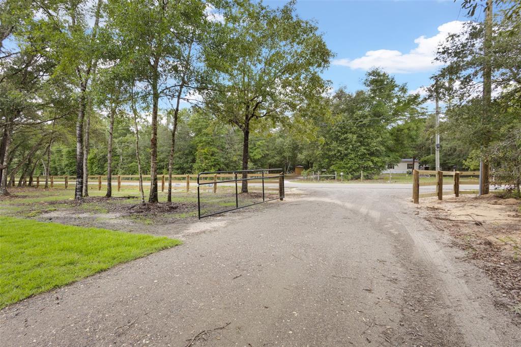 8541 Northeast 105th Avenue Bronson, FL 32621 - Photo 24 of 27