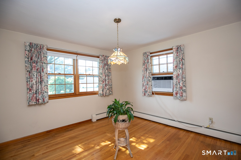 153 Fiesta Heights Meriden, CT 06451 - Photo 5 of 32 Dining room
