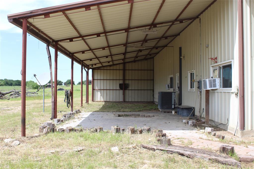 278 County Road 4460 Decatur, TX 76234 - Photo 5 of 19 a view of an empty room