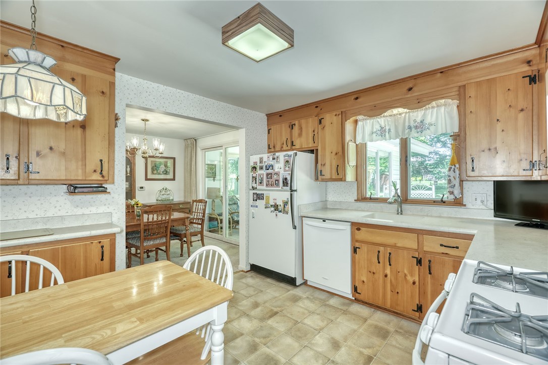 226 Dickinson Road Webster, NY 14580 - Photo 18 of 50