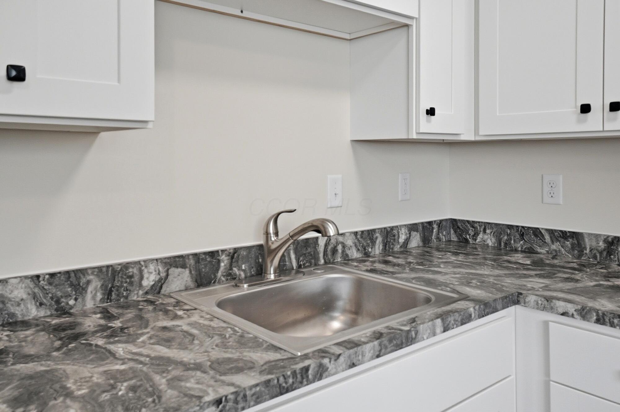 3824 Wade Road Columbus, OH 43232 - Photo 13 of 42 Kitchen