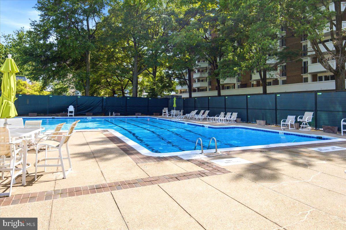 700 7th Street Southwest, Unit 827 Washington, DC 20024 - Photo 30 of 32 Refreshing oasis for summer fun.