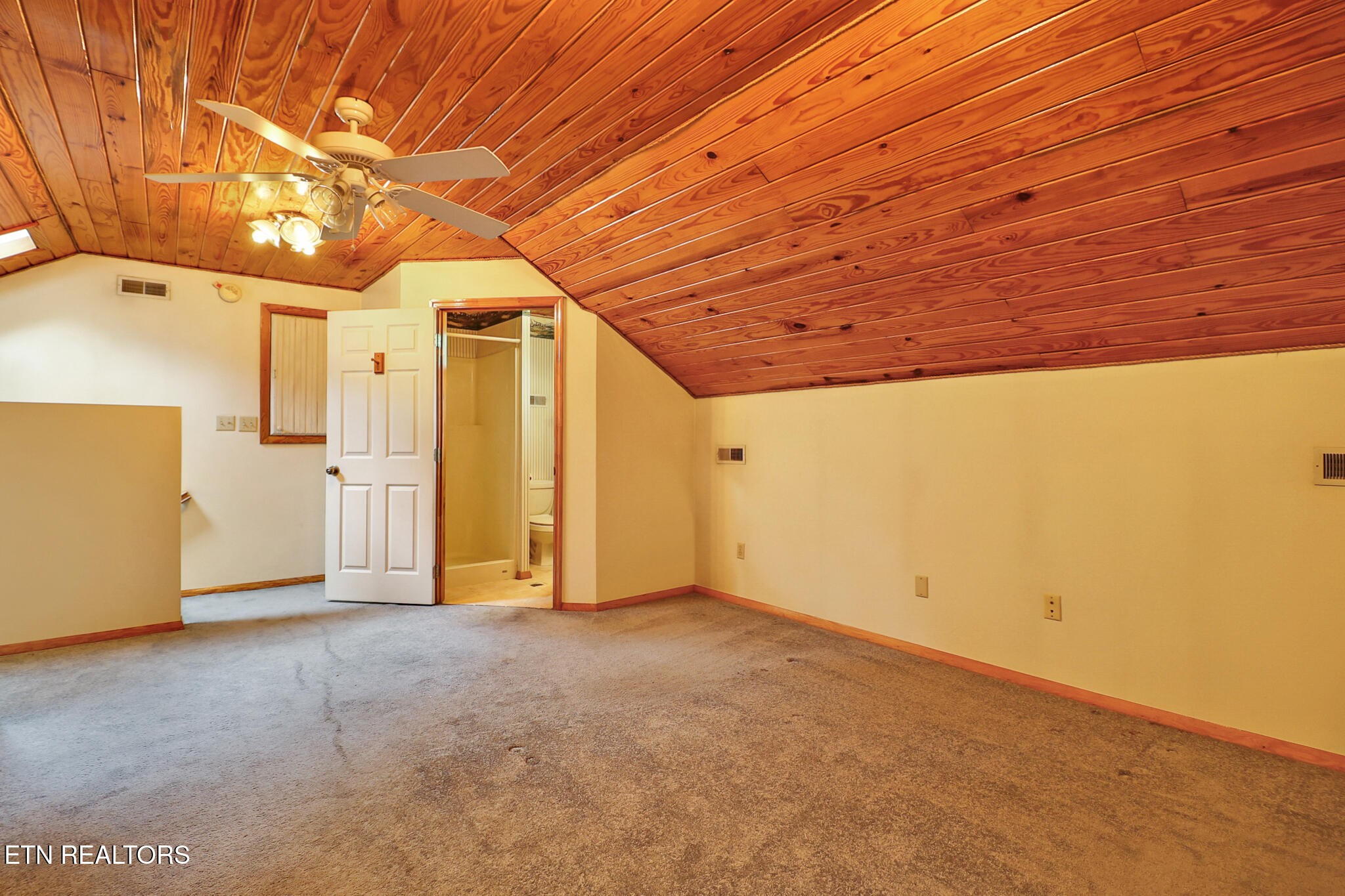 395 Ashley Lane Oneida, TN 37841 - Photo 33 of 40