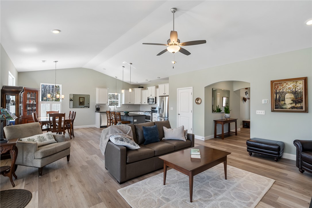 214 Inlet Pointe Drive Anderson, SC 29625 - Photo 17 of 47