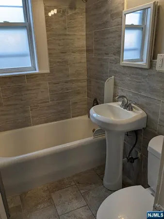 $1,650 | 85 Anderson Street, Unit C2, Hackensack, NJ 07601