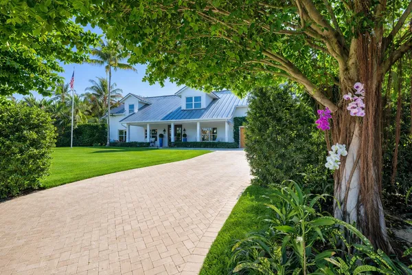 $1,990,000 | 8389 Southeast Woodcrest Place, Hobe Sound, FL 33455