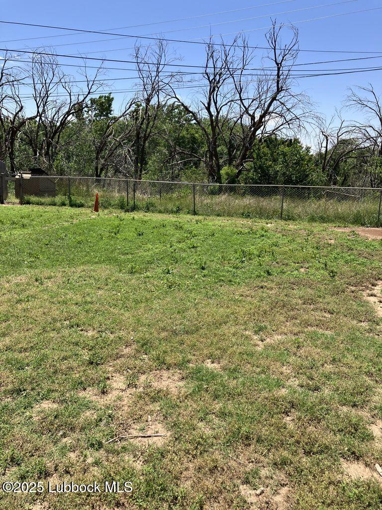 1615 Utica Plainview, TX 79072 - Photo 25 of 26 a view of a green field