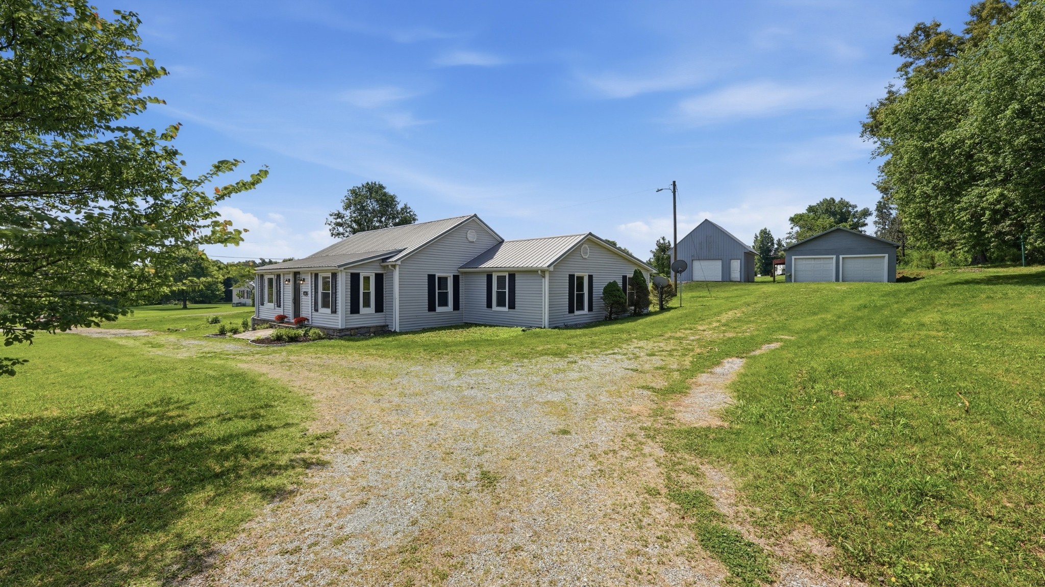 469 Fred Cooper Road McMinnville, TN 37110 - Photo 2 of 46 a front view of house with yard and green space