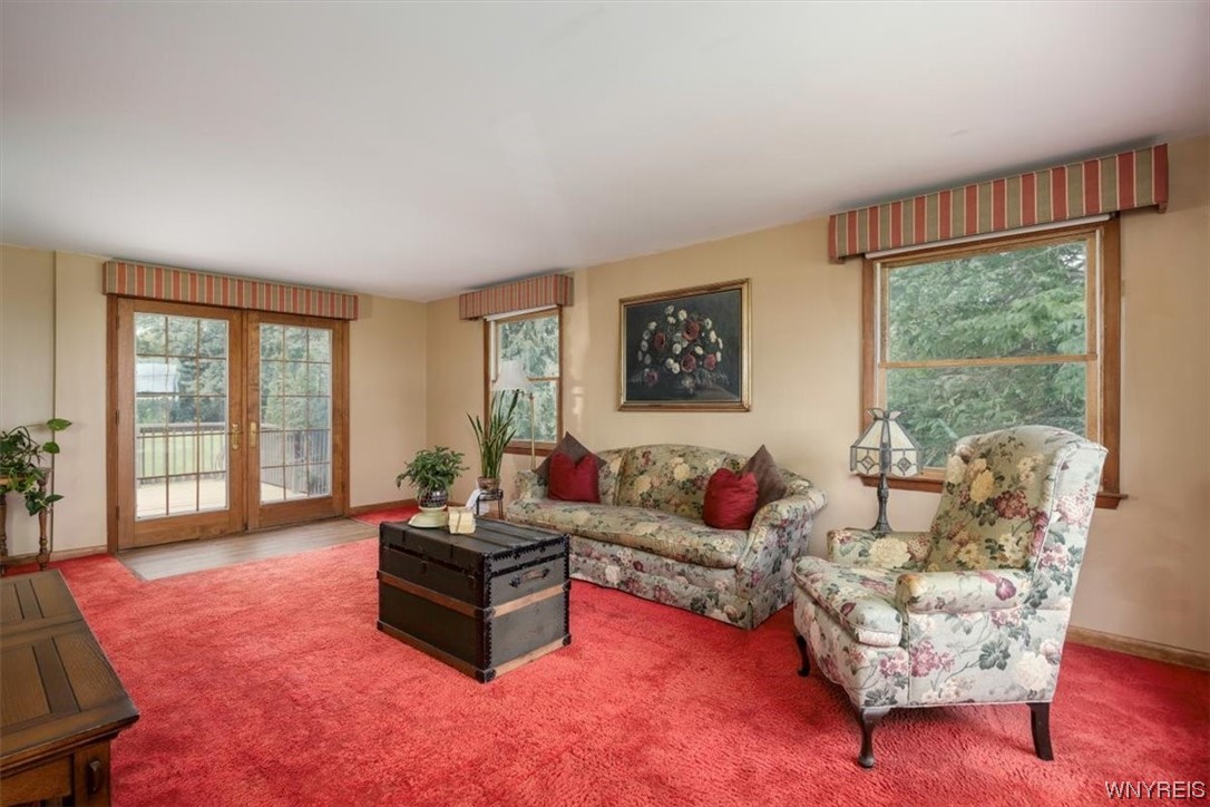 9186 Phillips Road Colden, NY 14080 - Photo 5 of 32 Livingroom