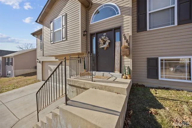 $289,900 | 5641 Hawks Landing Drive, Hillsboro, MO 63050