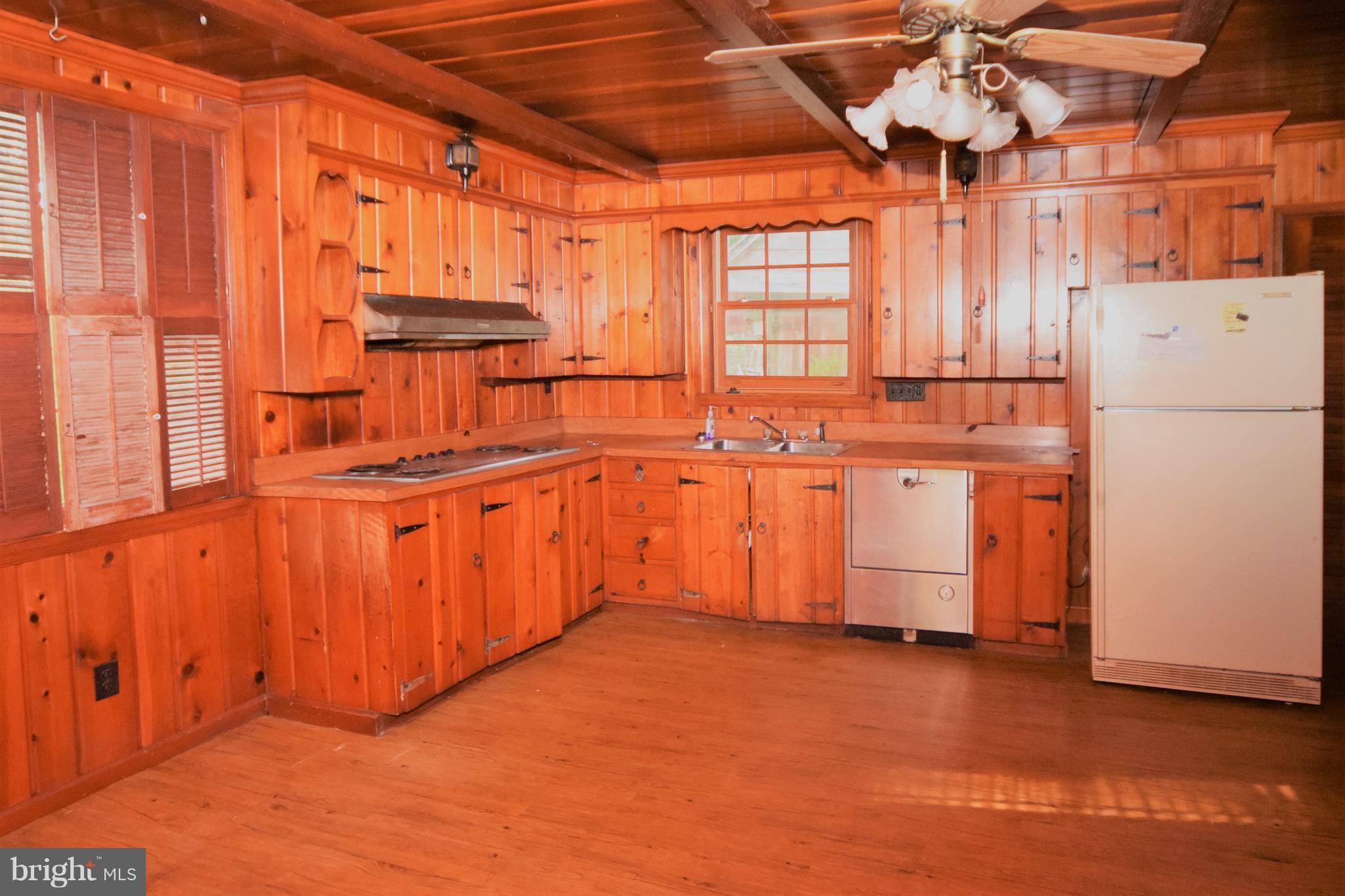 9401 Dr Perry Road Ijamsville, MD 21754 - Photo 2 of 20 Kitchen