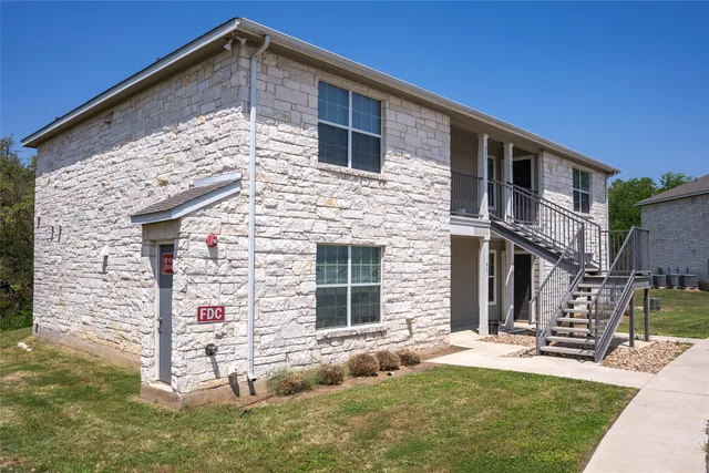 $999 | 304 Stubblefield Lane, Unit 304, Liberty Hill, TX 78642