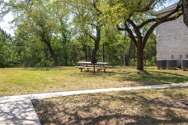 $1,099 | 304 Stubblefield Lane, Unit 304, Liberty Hill, TX 78642