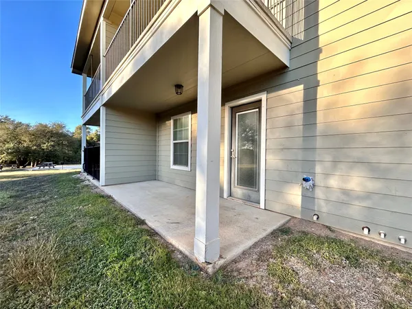 $999 | 304 Stubblefield Lane, Unit 304, Liberty Hill, TX 78642