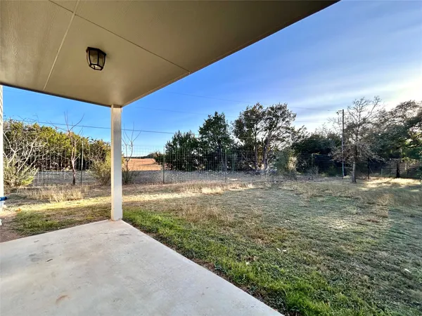 $1,099 | 304 Stubblefield Lane, Unit 304, Liberty Hill, TX 78642