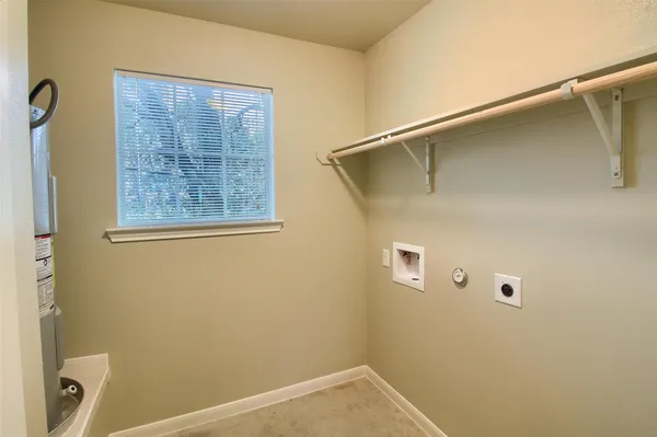 $1,099 | 304 Stubblefield Lane, Unit 304, Liberty Hill, TX 78642