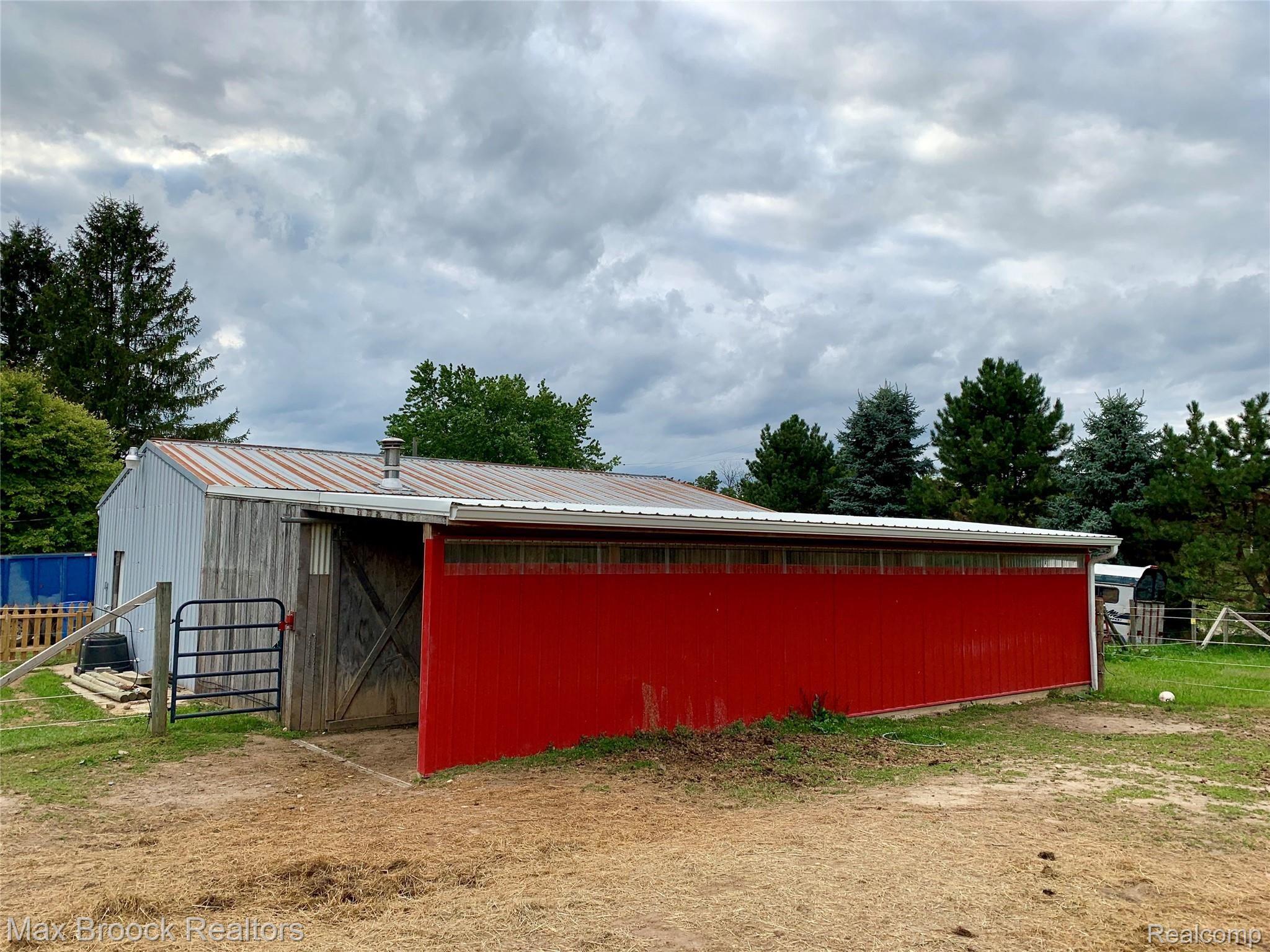 7751 Farley Road Pinckney, MI 48169 - Photo 32 of 55 D5AFB3A9-D76E-44C0-87FB-995F66090B07.jpeg