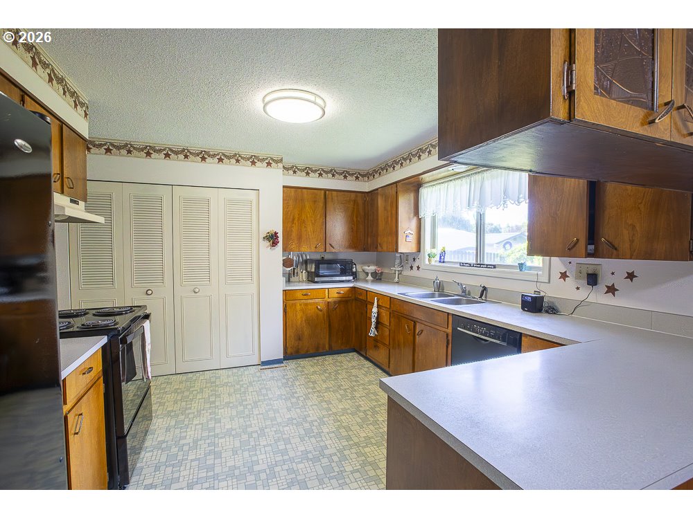 2448 Century Loop La Grande, OR 97850 - Photo 6 of 28