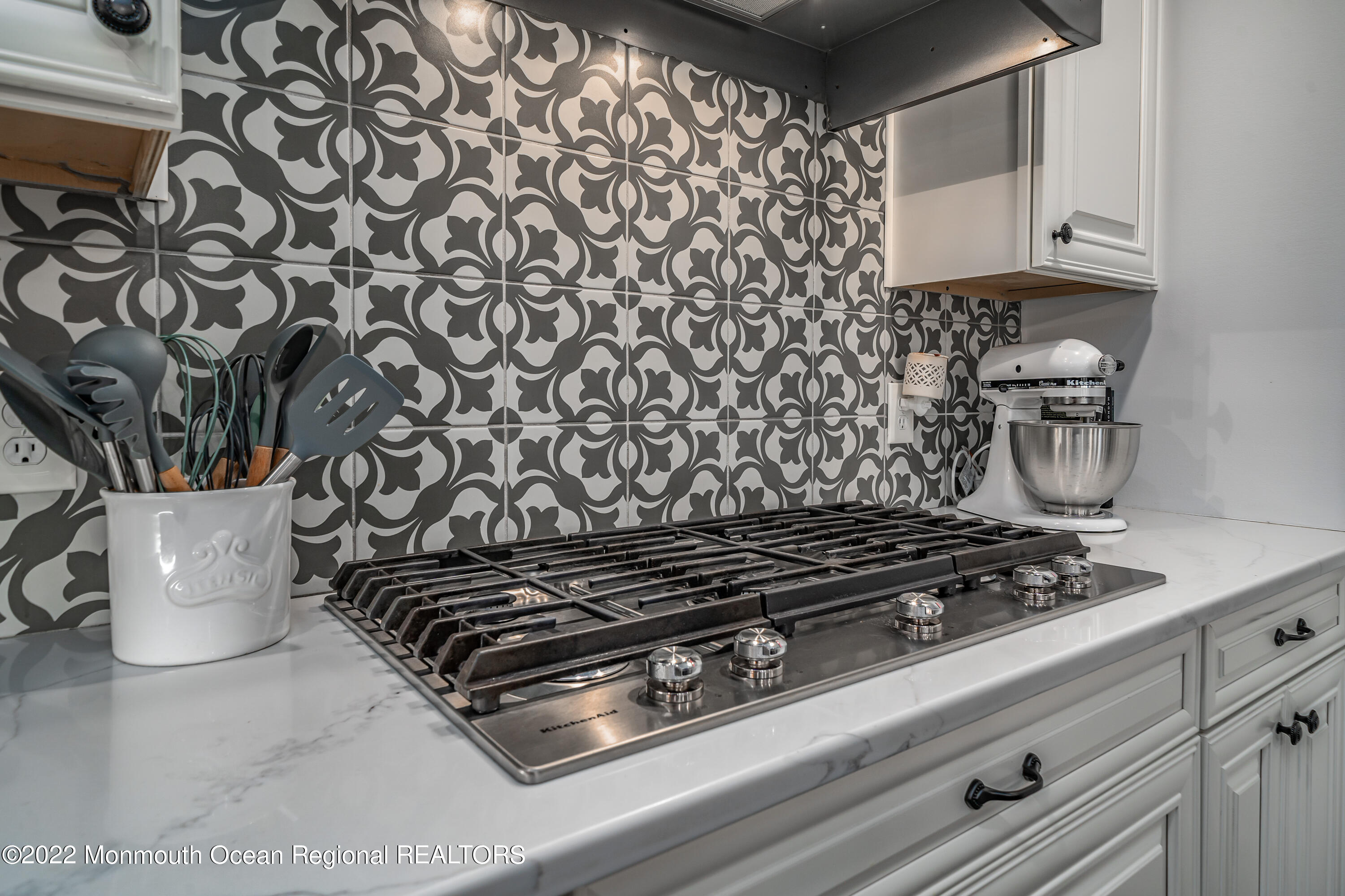 288 Compass Road Manahawkin, NJ 08050 - Photo 8 of 31 22