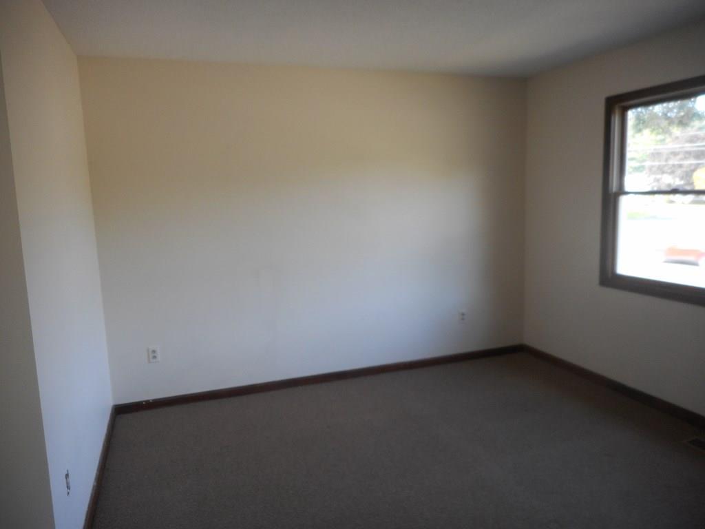 347 Southampton Road Westfield, MA 01085 - Photo 17 of 20 Gallery Image 17