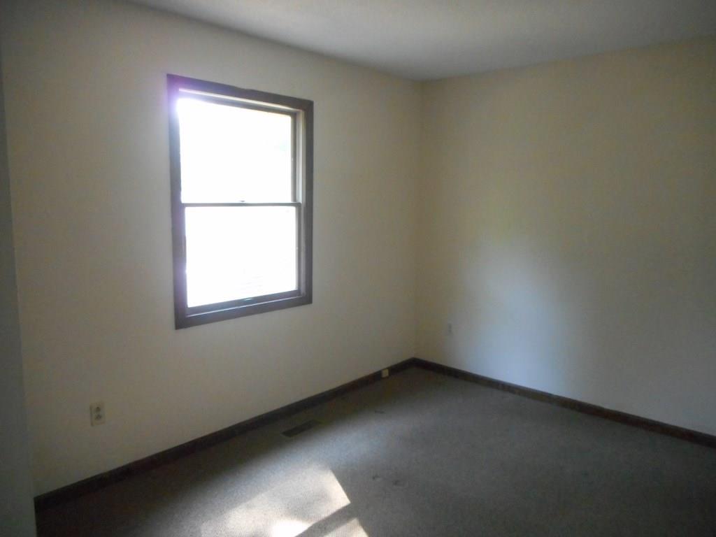 347 Southampton Road Westfield, MA 01085 - Photo 18 of 20 Gallery Image 18
