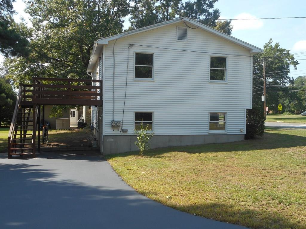 347 Southampton Road Westfield, MA 01085 - Photo 4 of 20 Gallery Image 4