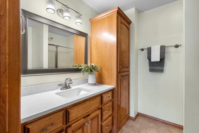 $349,900 | 821 Killarny Trail, De Pere, WI 54115