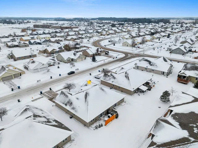 $349,900 | 821 Killarny Trail, De Pere, WI 54115