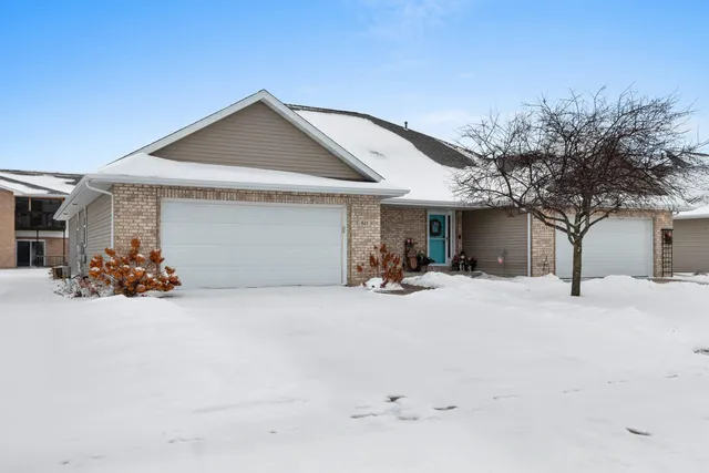 $349,900 | 821 Killarny Trail, De Pere, WI 54115