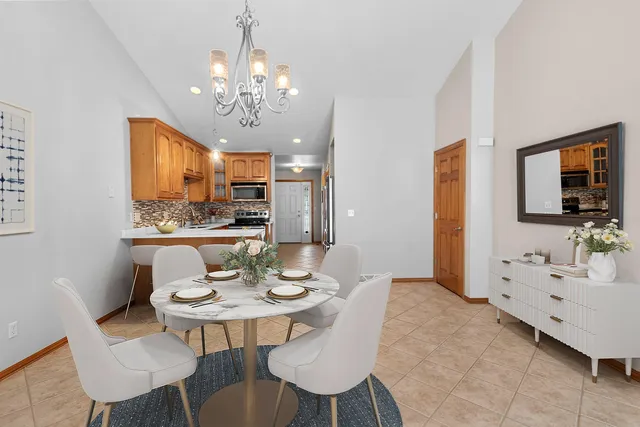 $349,900 | 821 Killarny Trail, De Pere, WI 54115