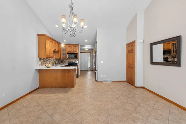 $349,900 | 821 Killarny Trail, De Pere, WI 54115