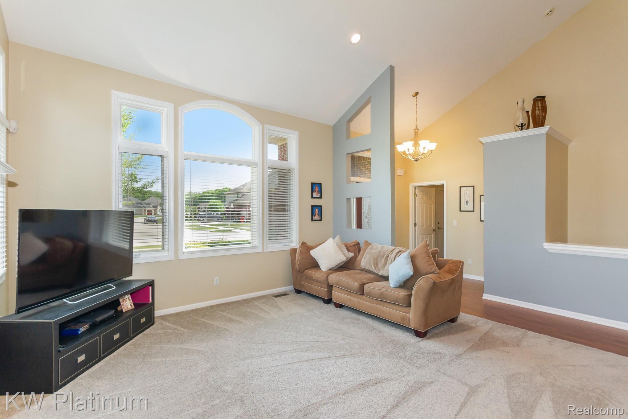 22501 Brantingham Road Macomb, MI 48044 - Photo 4 of 30 22501 Brantingham Rd_4.jpg