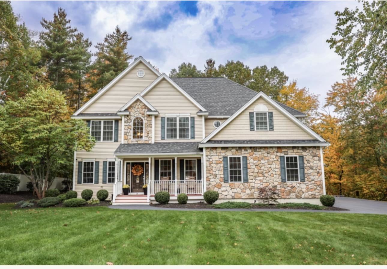 17 Post Road Hooksett, NH 03106 - Photo 1 of 27