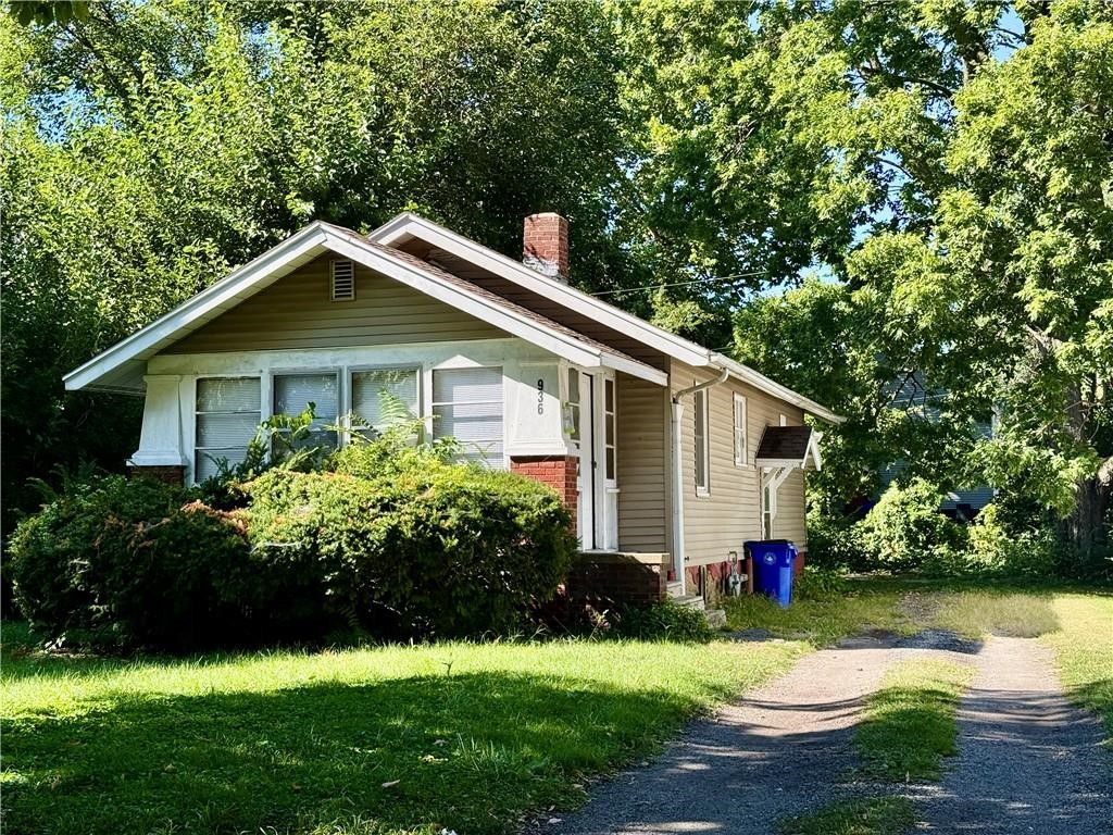 936 East Moore Street Decatur, IL 62521 - Photo 1 of 9