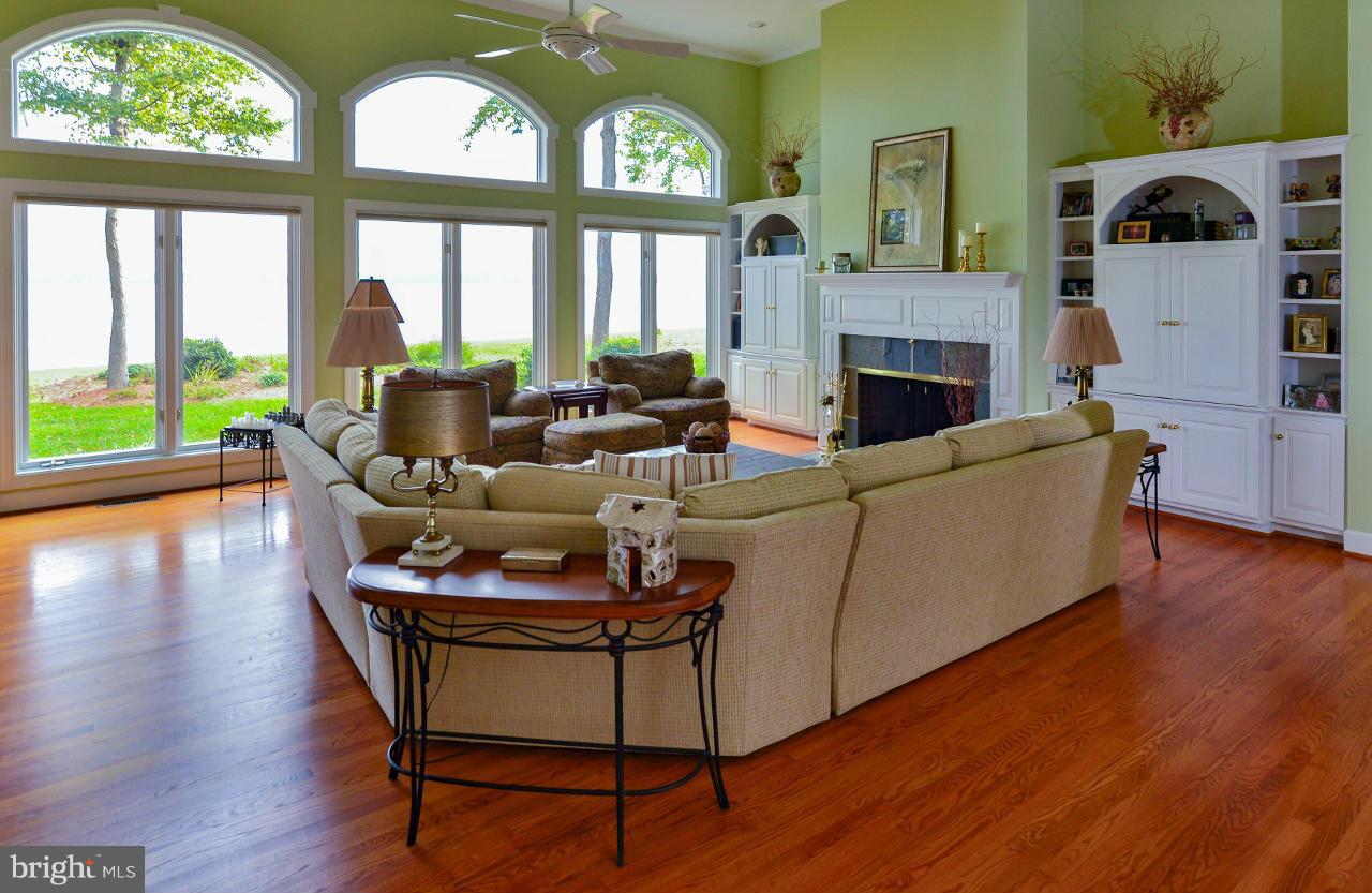 24700 New Post Road St. Michaels, MD 21663 - Photo 7 of 30 Living Room