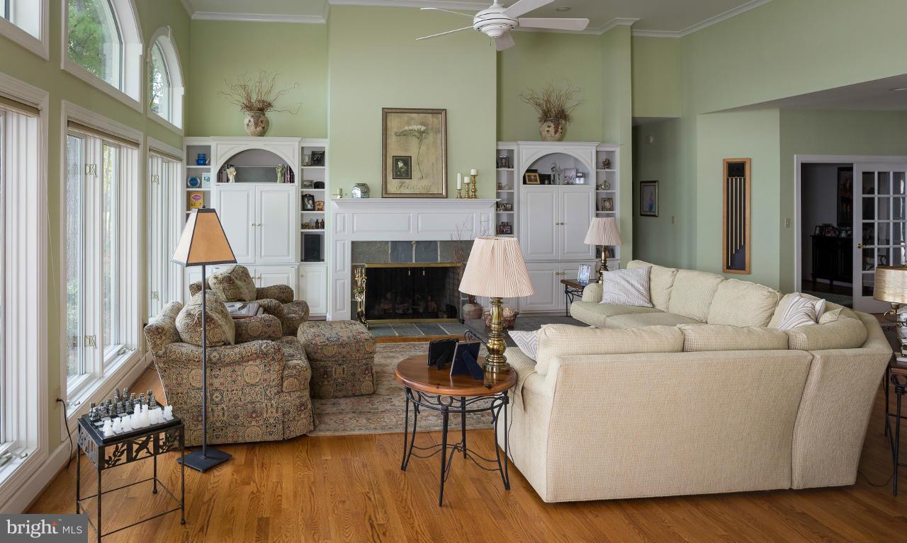24700 New Post Road St. Michaels, MD 21663 - Photo 8 of 30 Living Room