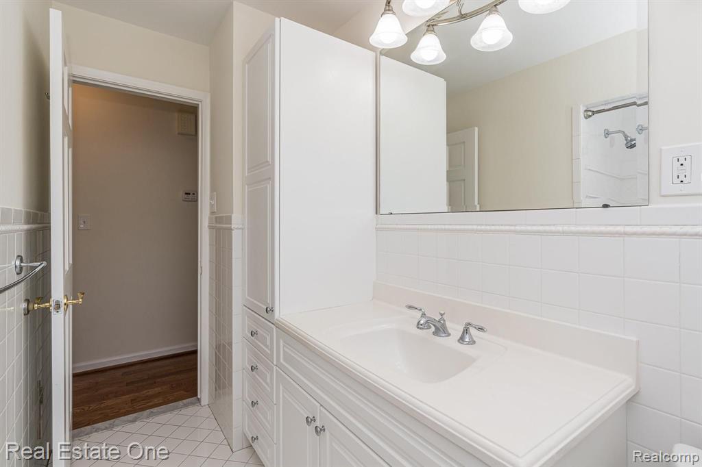 1216 Sycamore Drive Rochester, MI 48307 - Photo 17 of 31