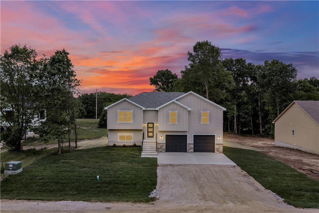 303 Northeast 51st Road Warrensburg, MO 64093 - Photo 2 of 53